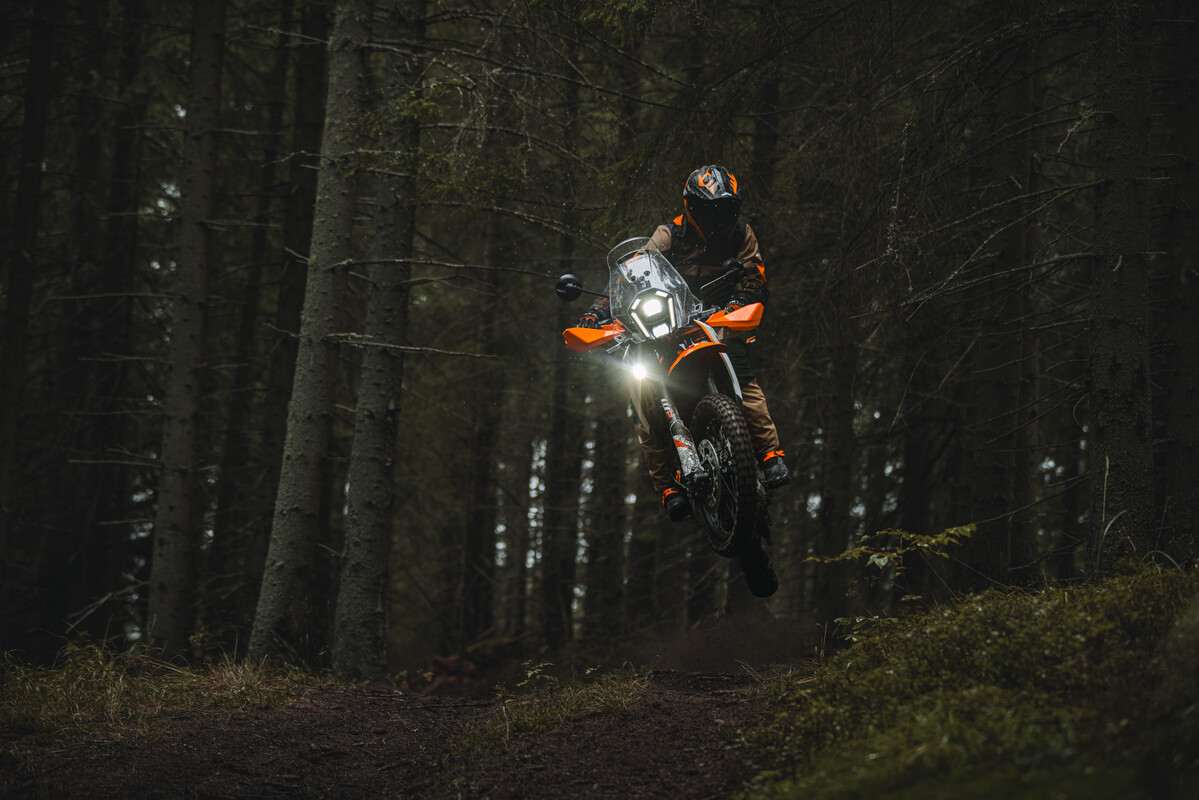 KTM 390 Adventure R en movimiento