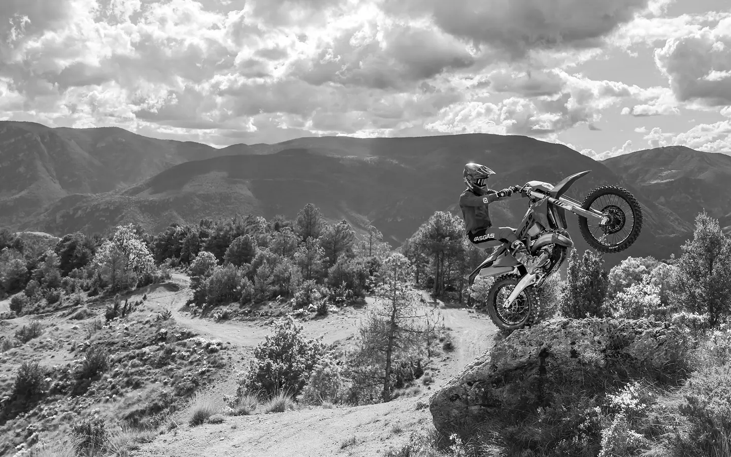 GASGAS EC 250 2025 en terreno off-road lista para seguir rodando