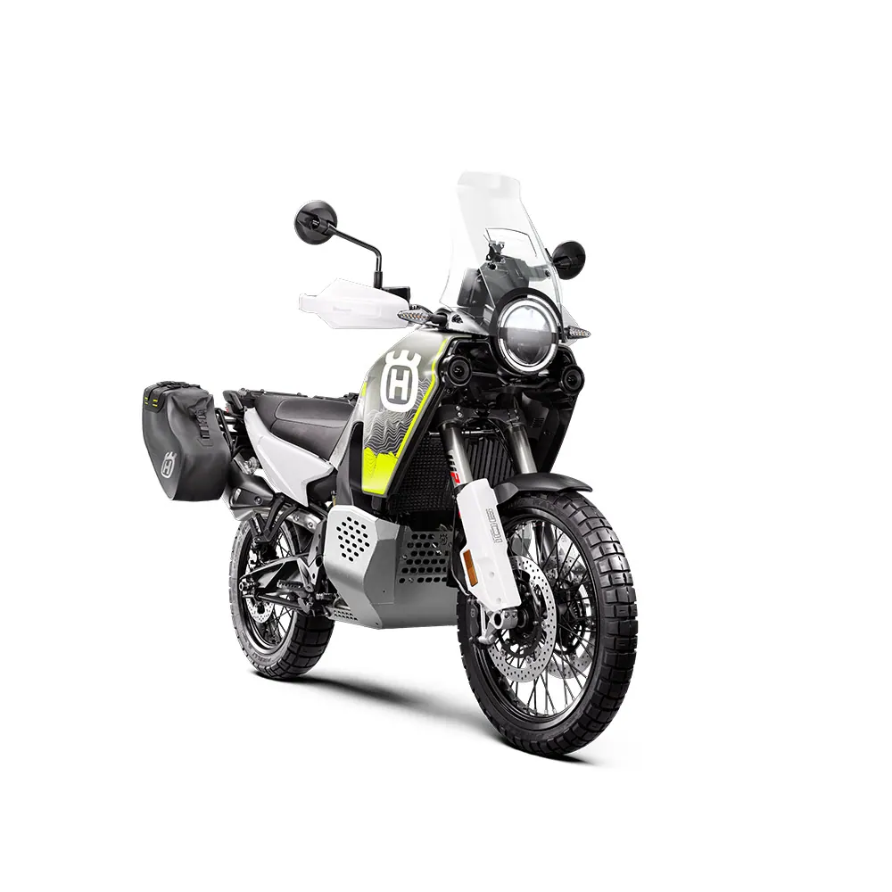 Husqvarna Norden 901 Expedition 2026 en carretera o entorno urbano lista para seguir rodando