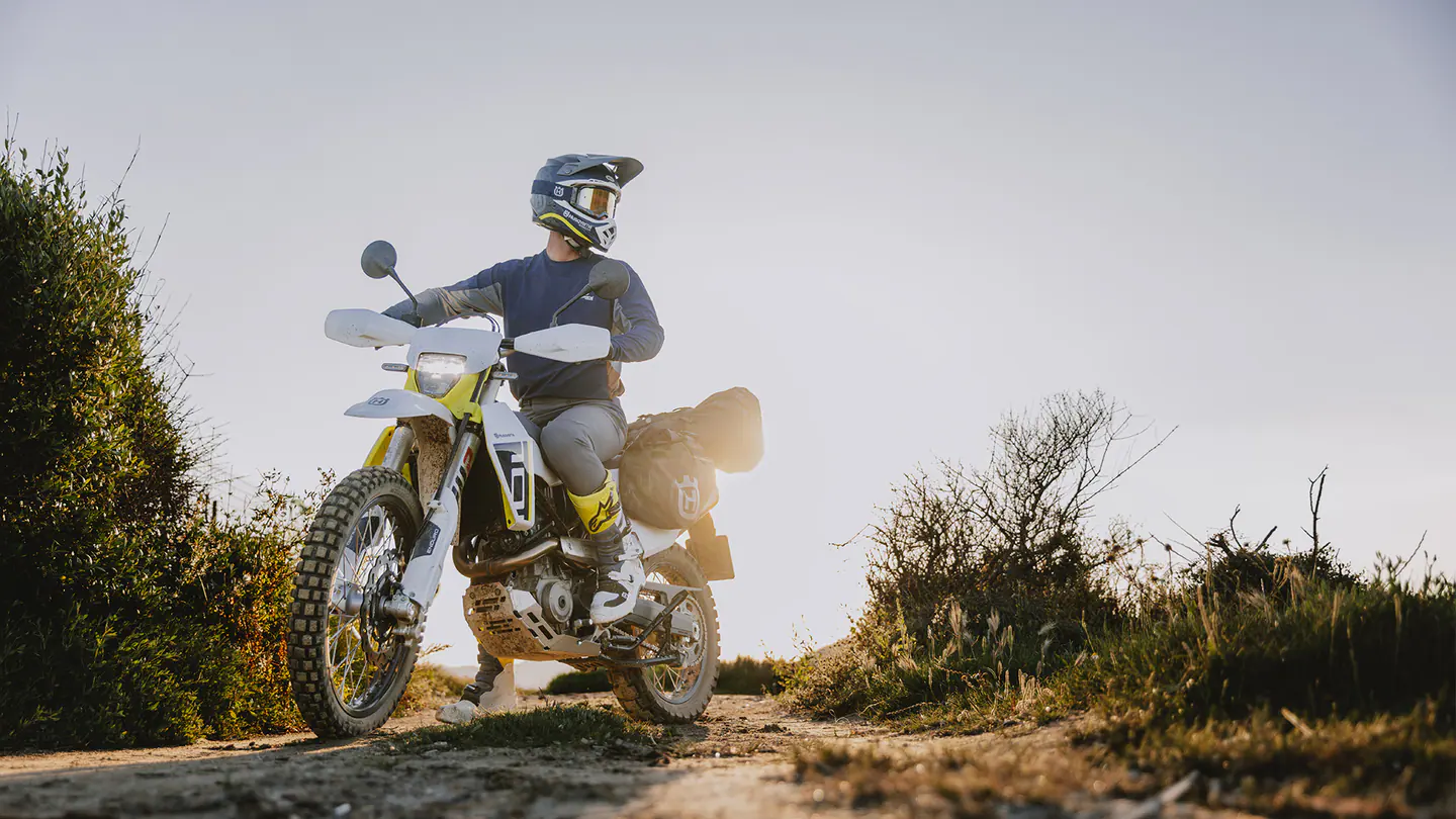 Husqvarna 701 Enduro 2026, vista 2
