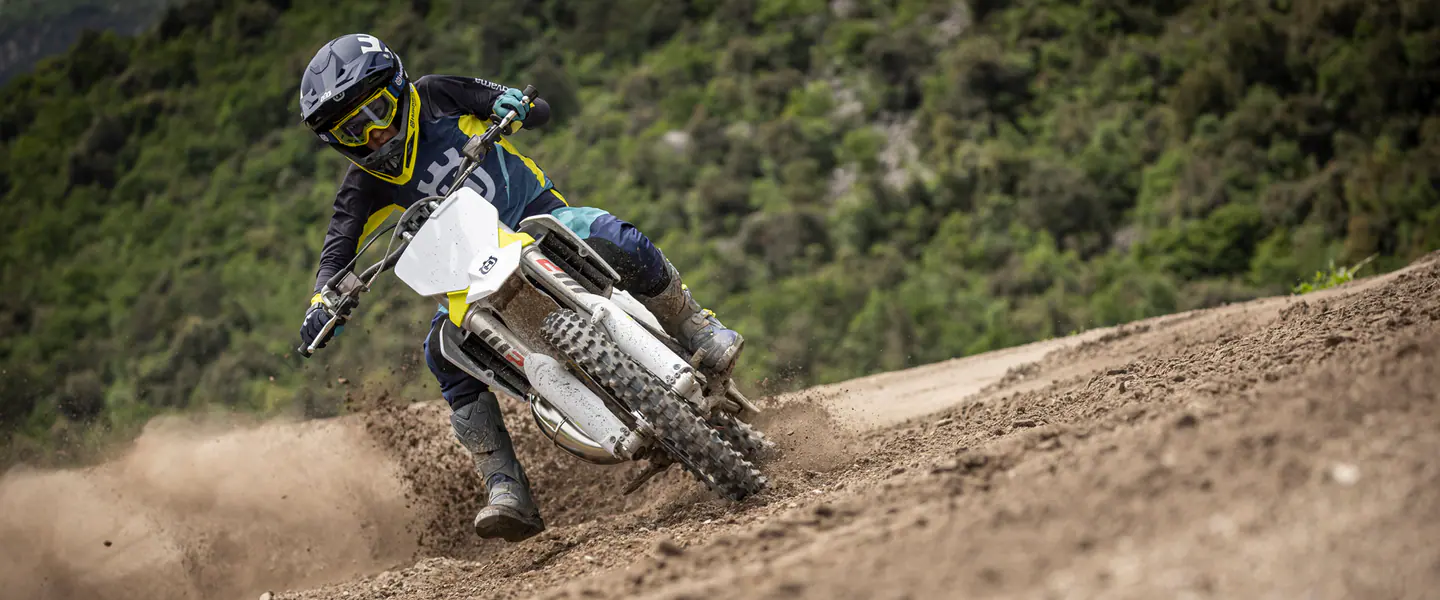 Husqvarna TC 85 17/14 2026, vista 2