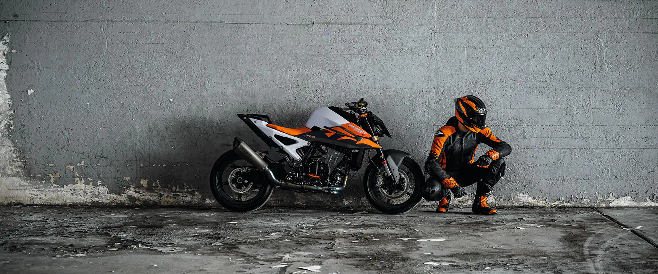 KTM 990 Duke 2026, vista 2