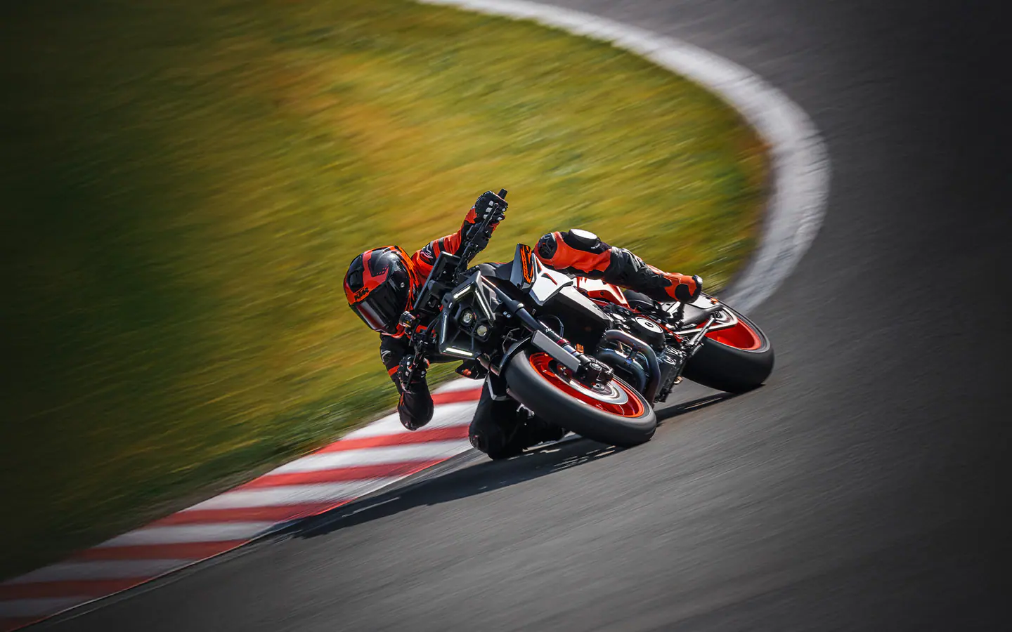 KTM 990 Duke R modelo 2026