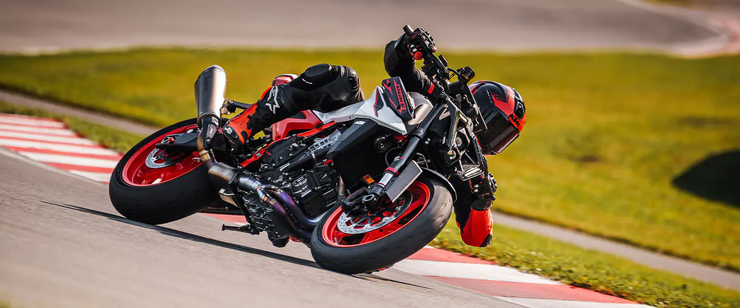 KTM 990 Duke R 2026, vista 2